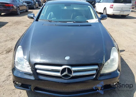 2010 Mercedes-Benz Cls 550 z USA, uszkodzony, nr VIN WDDDJ7CB3AA163800
